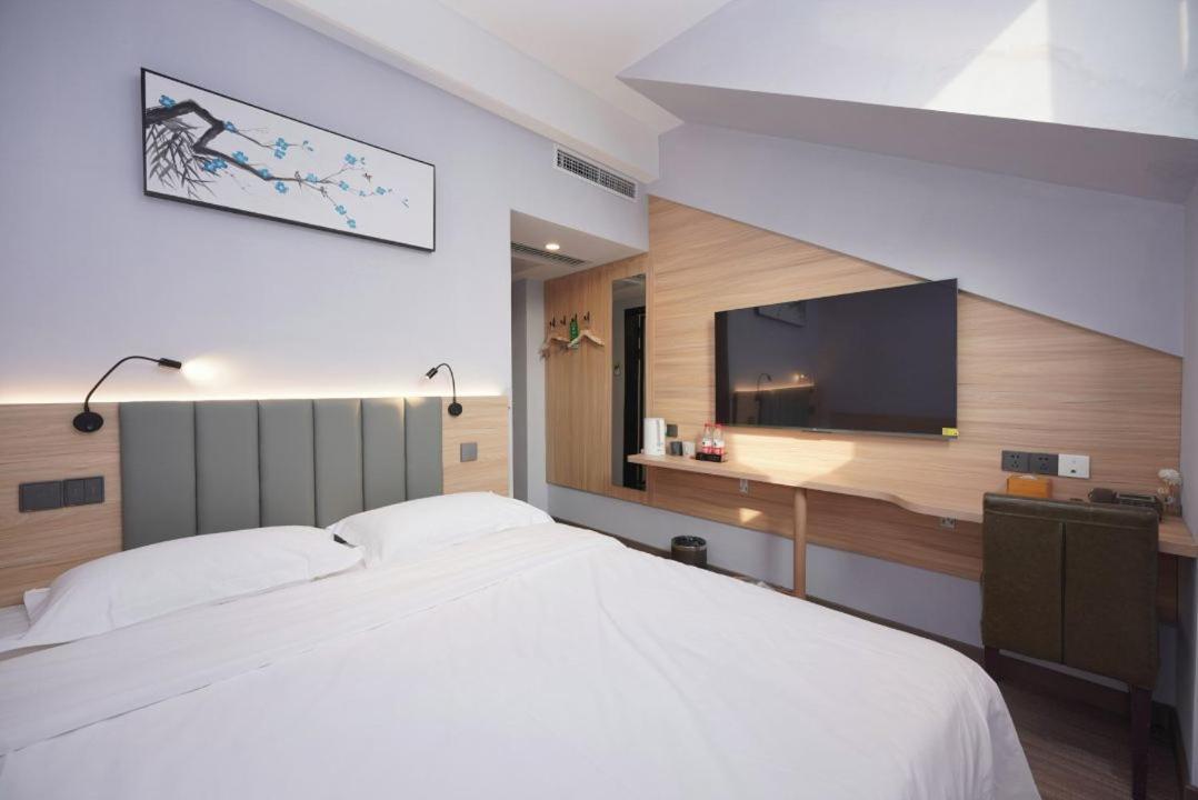 Beijing Dongdan Hotel Near Wangfujing Street,Tian'Anmen Square,The Forbidden City,Free Self-Service Laundry Room Екстер'єр фото